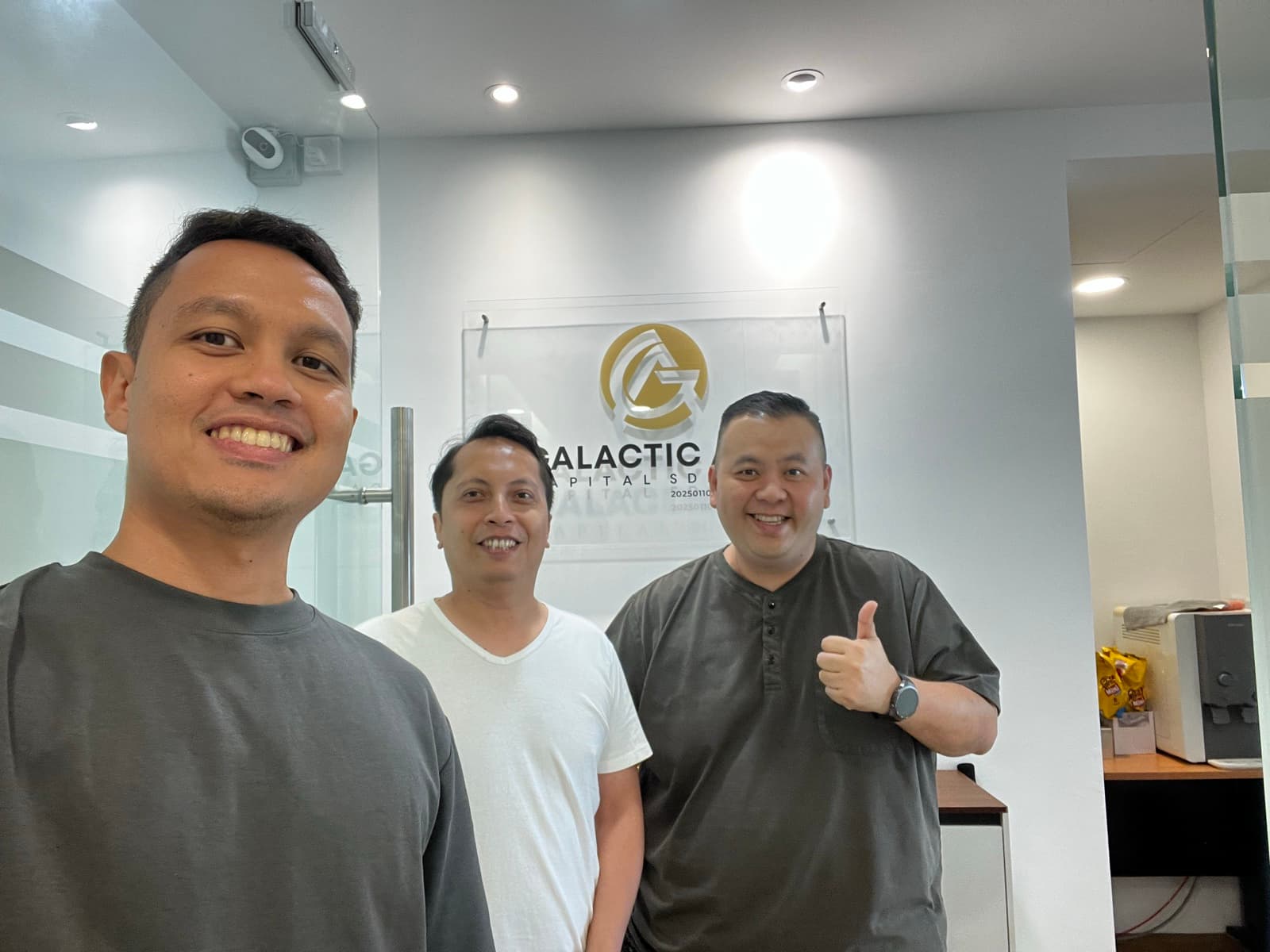 EjenPlus team with client