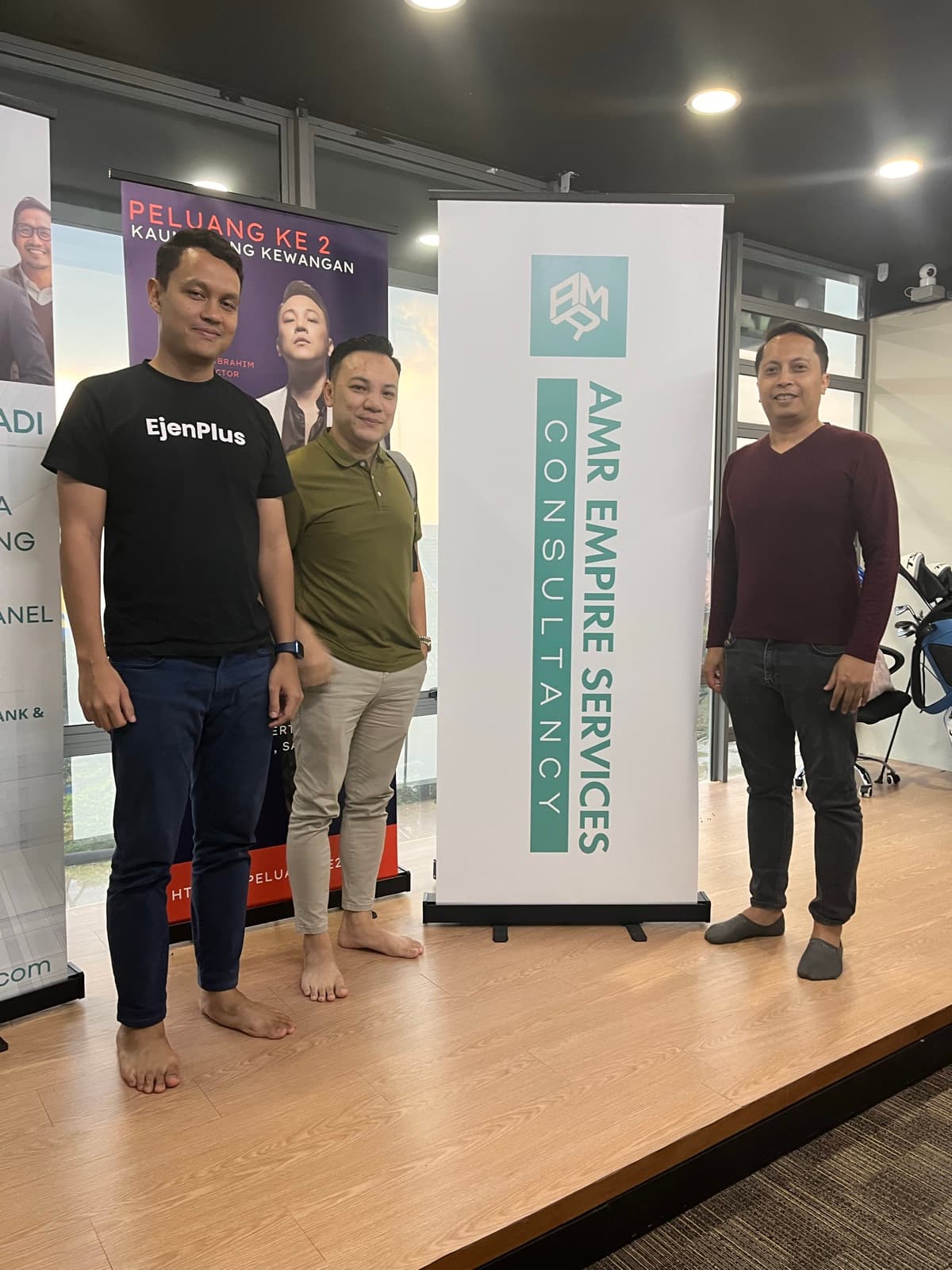 EjenPlus team with client